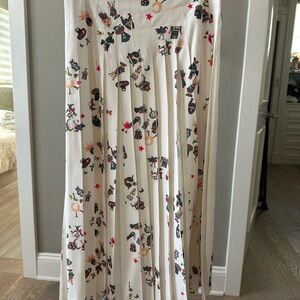 Woman pleated long skirt